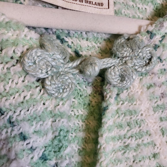 Boyne Valley Weavers Irish Wool Mint Green Plaid Fringe Poncho Shawl Sweater - Picture 3 of 7